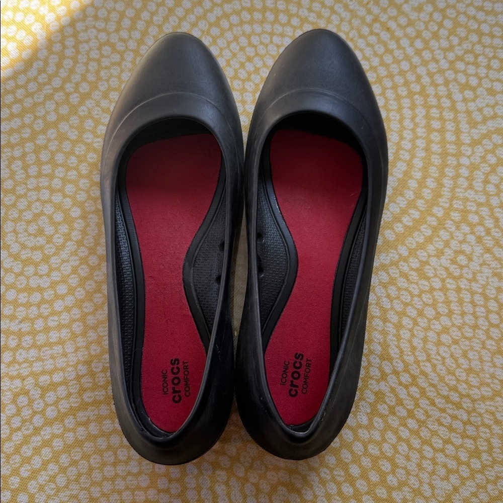 Crocs flats women’s size 8